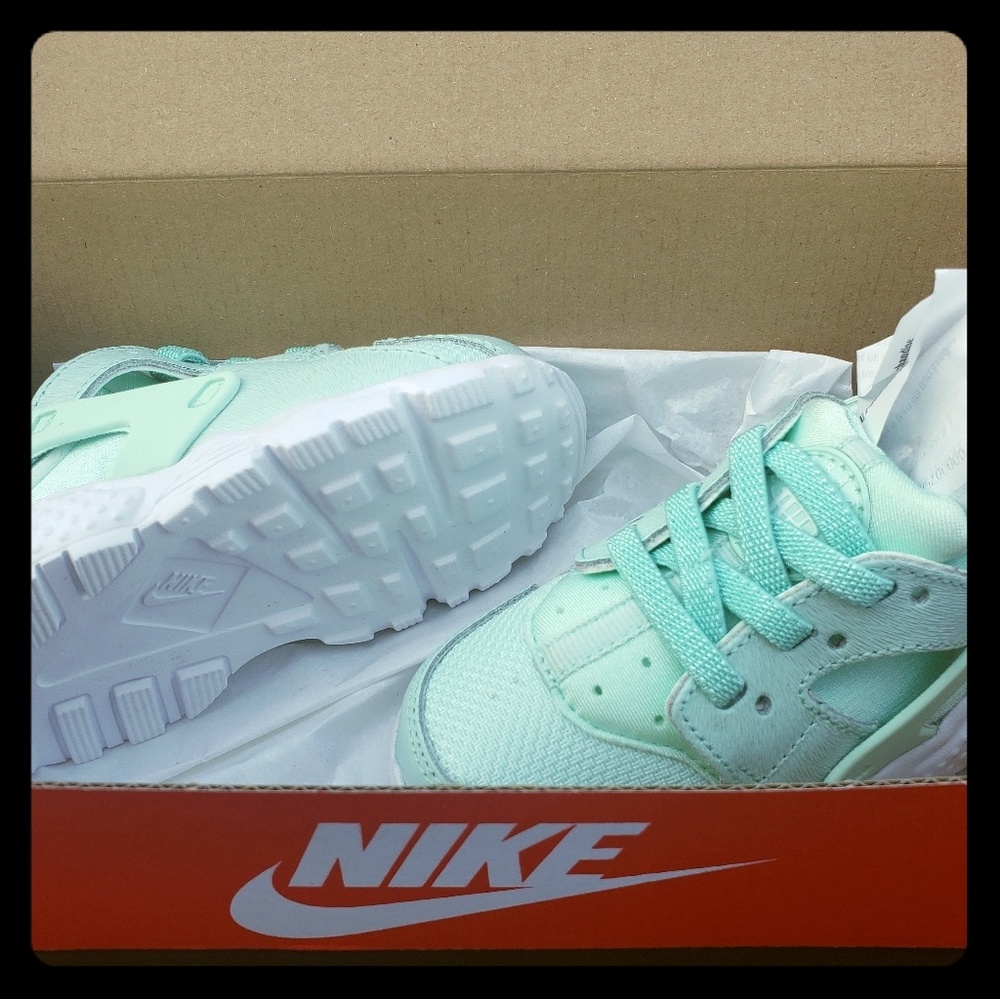 Nike Huarache Run SE